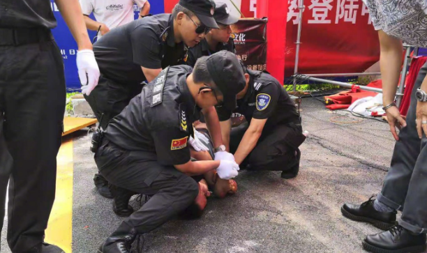 快讯：著名港星任达华中山活动遭持刀袭击受伤住院